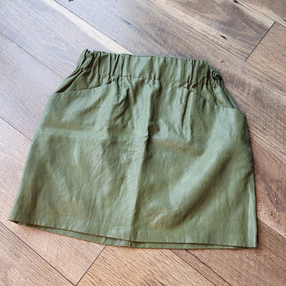 Zara Womens Olive Green Faux Leather Mini Skirt Elastic Waist Pockets Size S - Picture 1 of 10